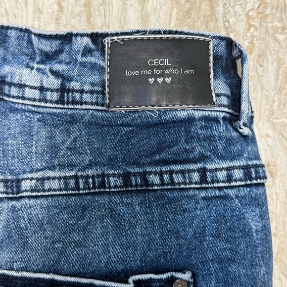 CECIL Scarlett Womens Size 32 Denim Jeans Slim Leg Mid Rise Length 31/32 - Picture 7 of 13